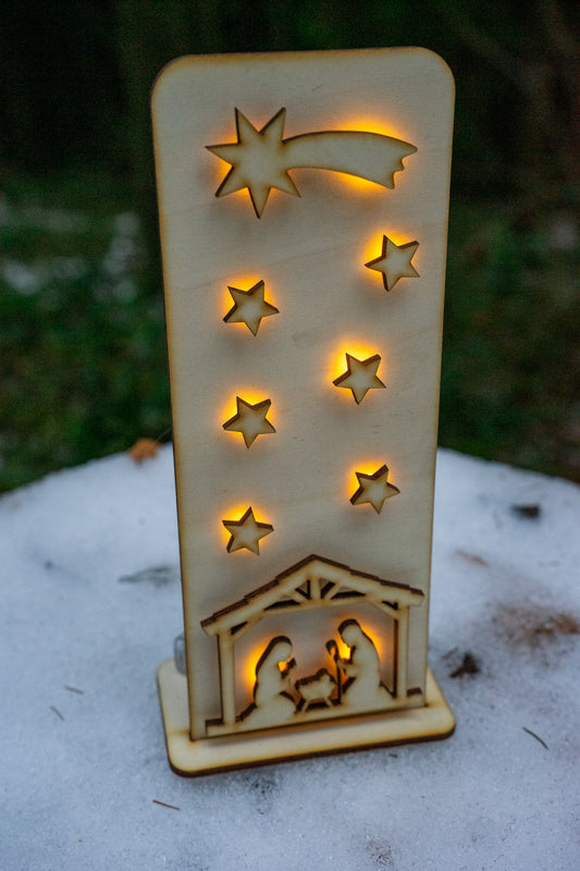 Holzkrippe indirekt beleuchtet